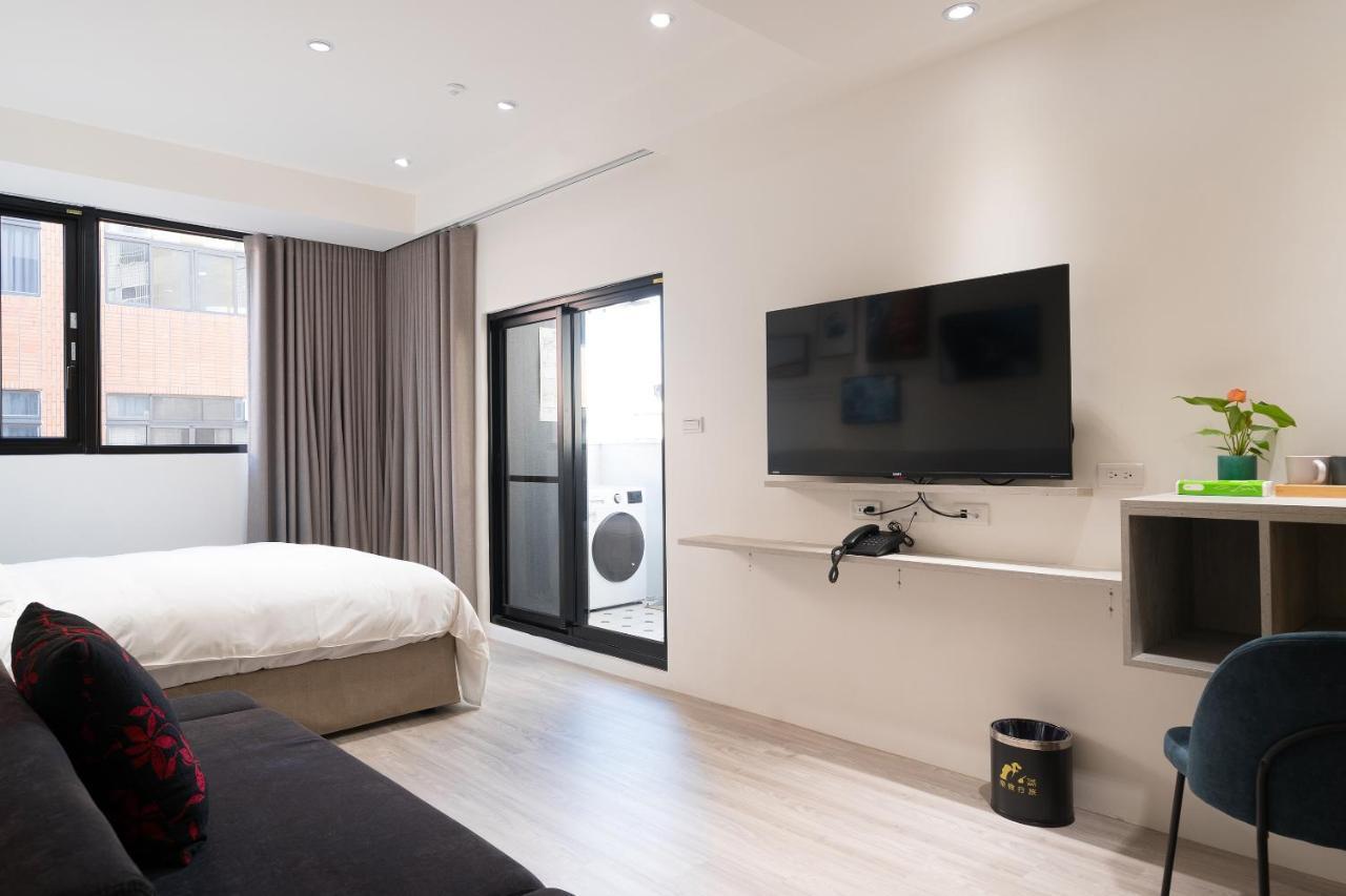 The Way Inn Taichung Exterior photo