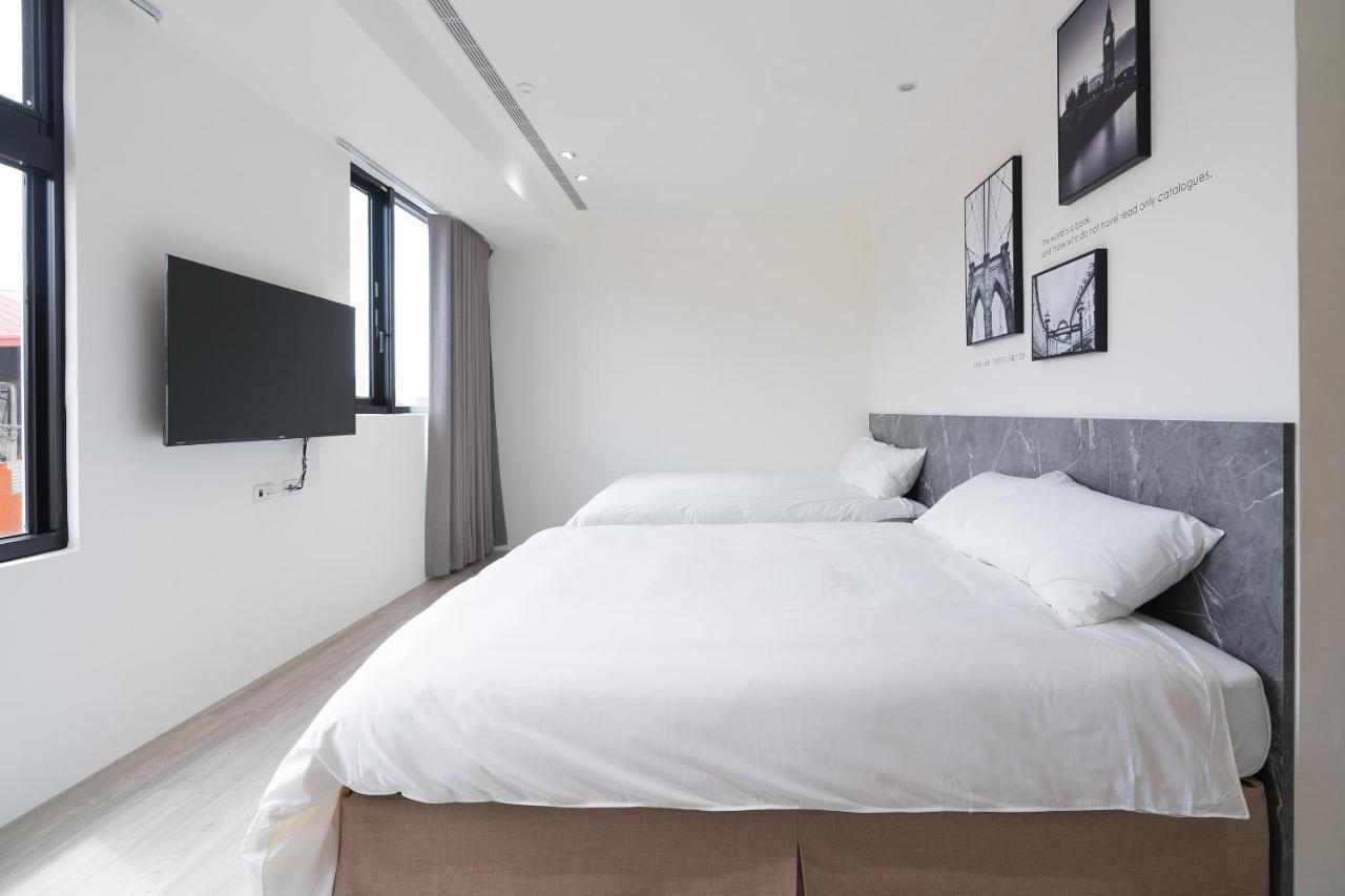 The Way Inn Taichung Exterior photo