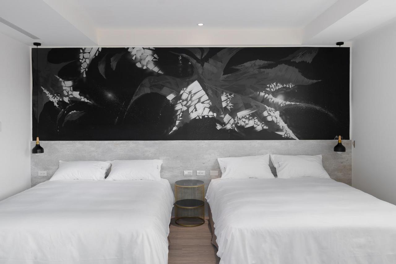 The Way Inn Taichung Exterior photo
