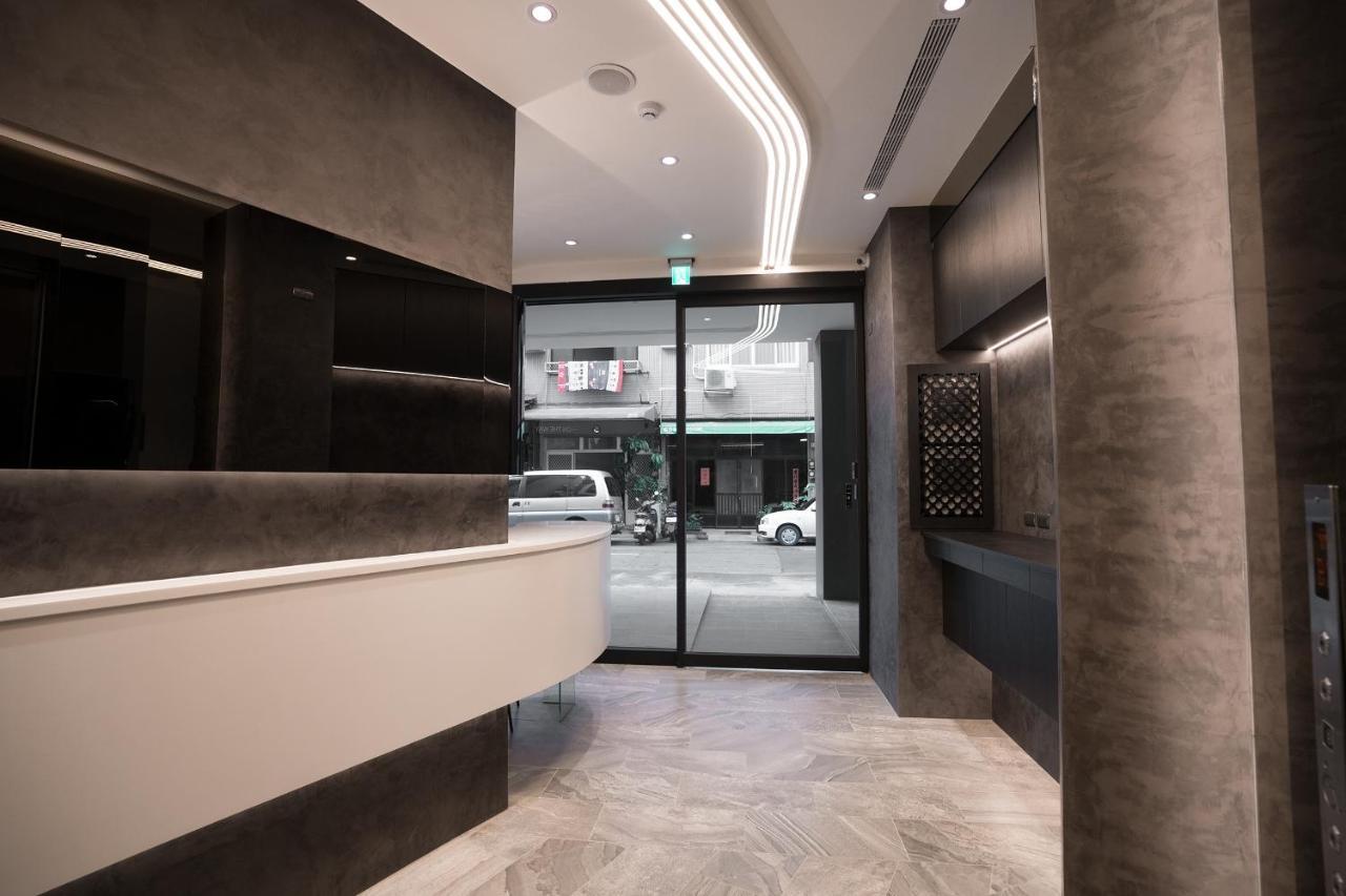 The Way Inn Taichung Exterior photo