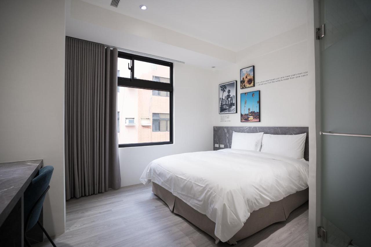 The Way Inn Taichung Exterior photo